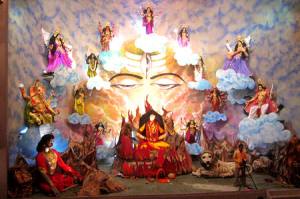 "As nove formas de Durga" exposto em Benares, Uttar Pradesh, Índia.