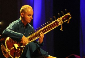 Portugal: Concerto de Sitar com Paulo Sousa e Raimund Engelhardt na Tabla